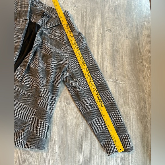 Torrid Black Plaid Houndstooth Cutaway Stretch Blazer Torrid Size 4 = US 4X 26W. - Picture 14 of 15